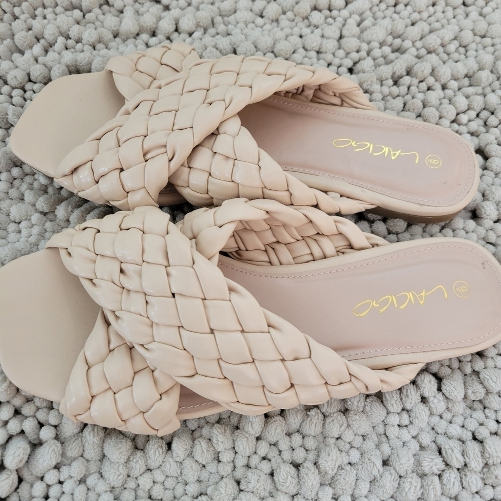 Braided Slip on Slides Sandals 9 NEW - Picture 3 of 6